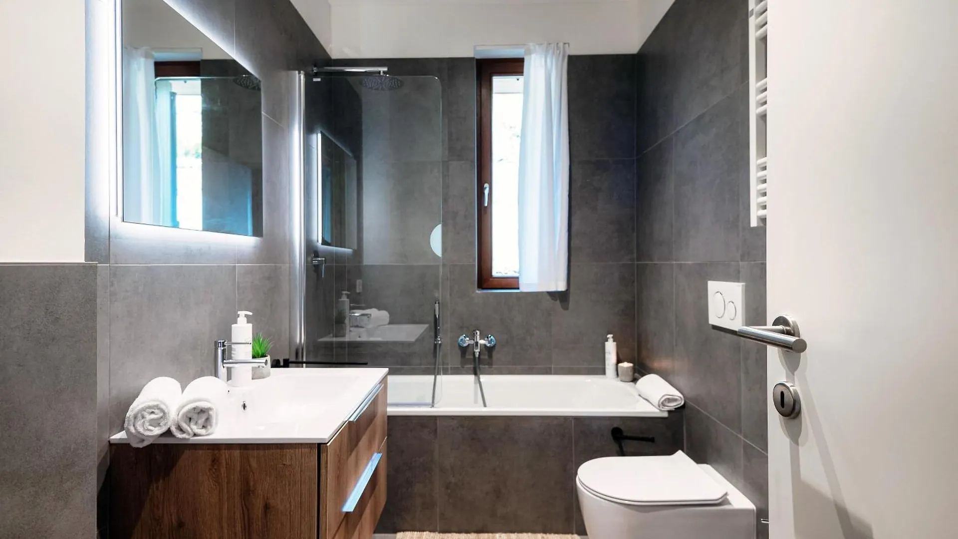 Bella Vita - By Myhomeincomo Menaggio Apartment