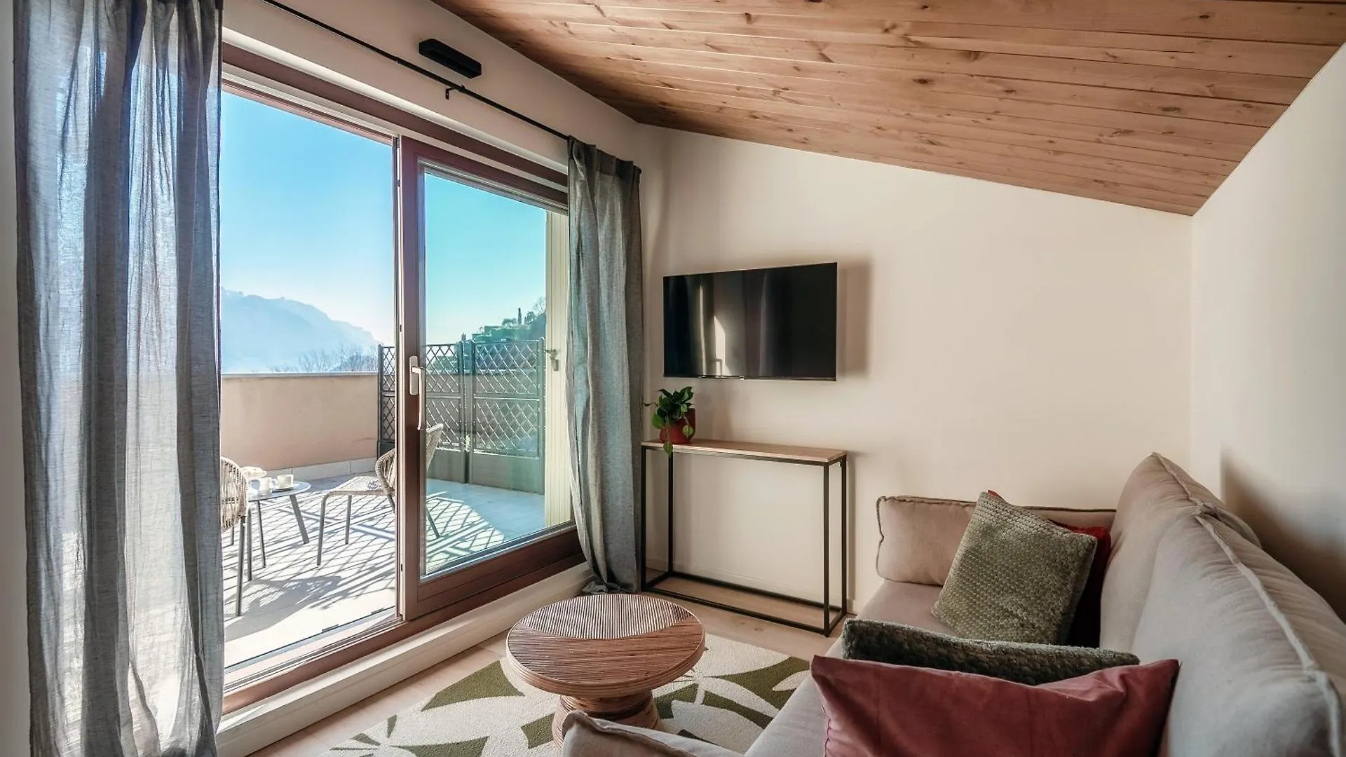 Apartment Bella Vita - By Myhomeincomo Menaggio