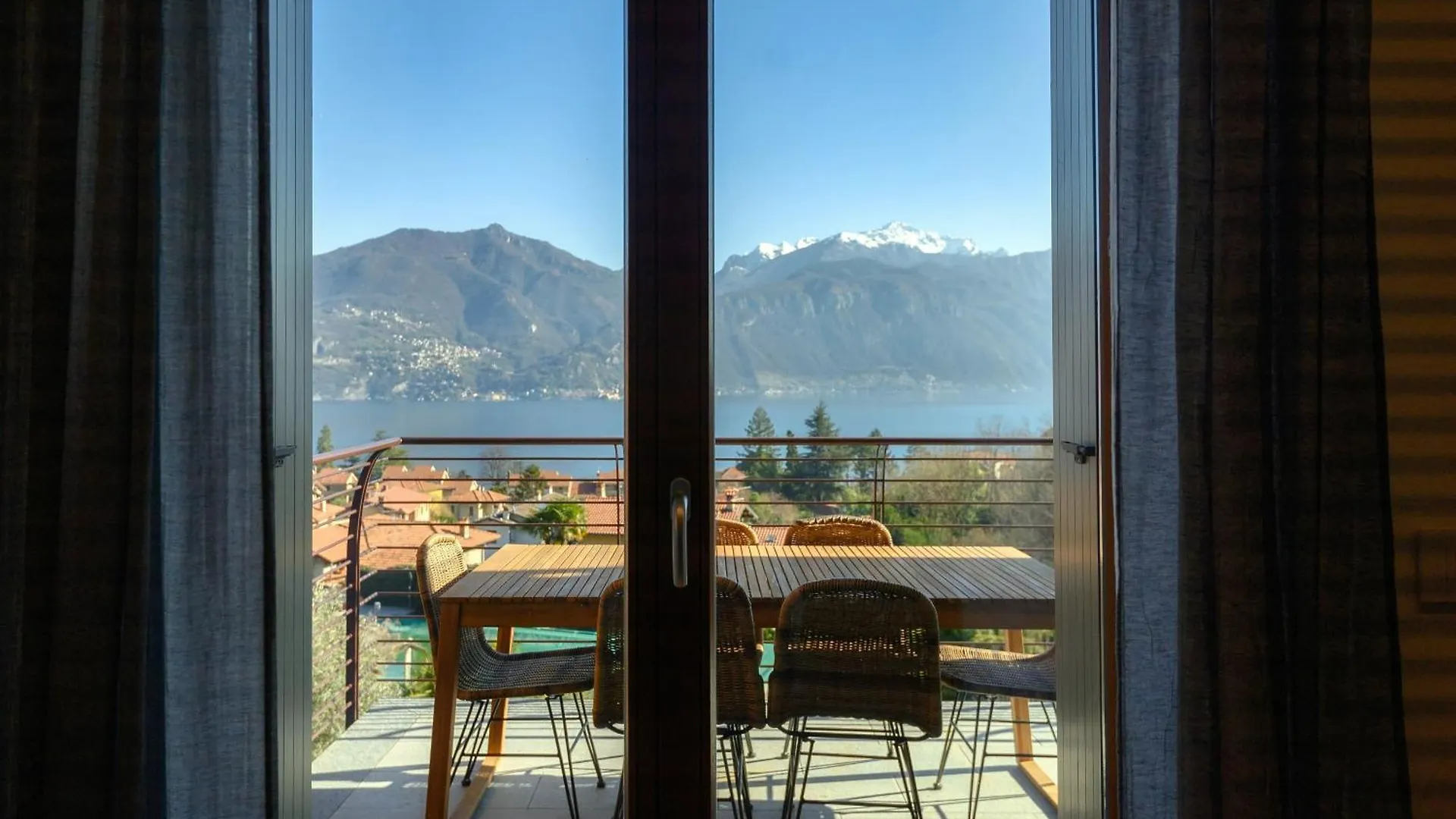 Apartment Bella Vita - By Myhomeincomo Menaggio Italy